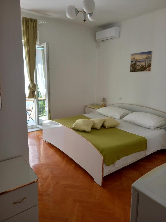 Bed and Breakfast Sobe Sotic Rab Town Exterior foto