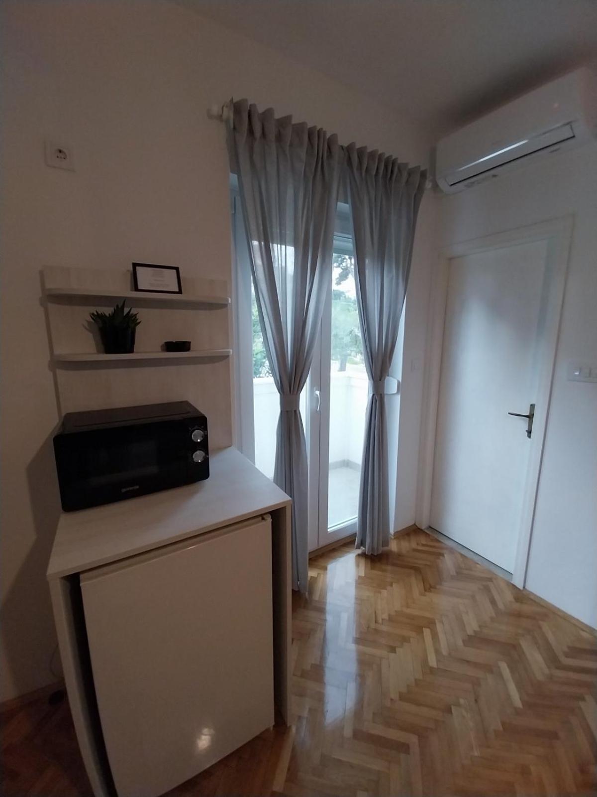 Bed and Breakfast Sobe Sotic Rab Town Exterior foto